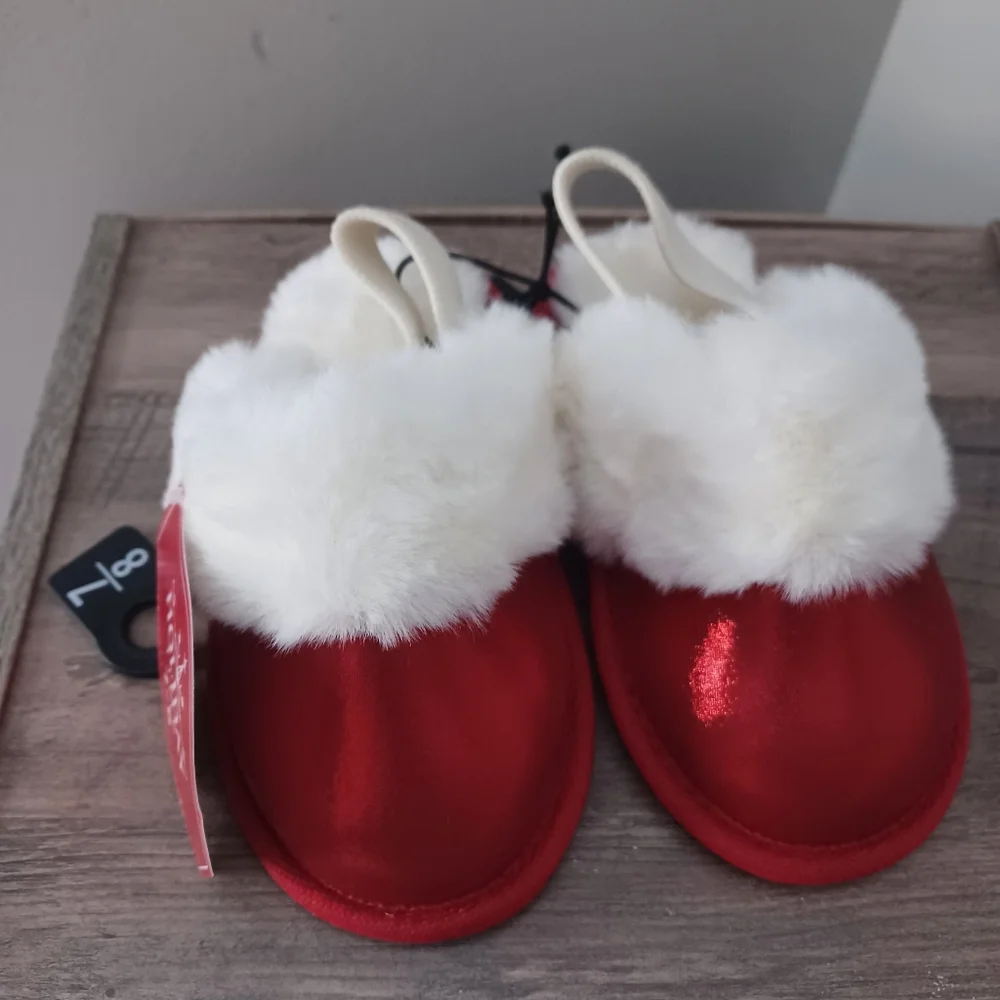 Holiday Time Valentine's Day Strap Back Red Clogs Slippers Toddler 7/8